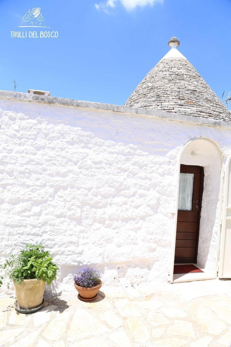 Trulli Del Bosco Bed & Breakfast Алберобело Екстериор снимка