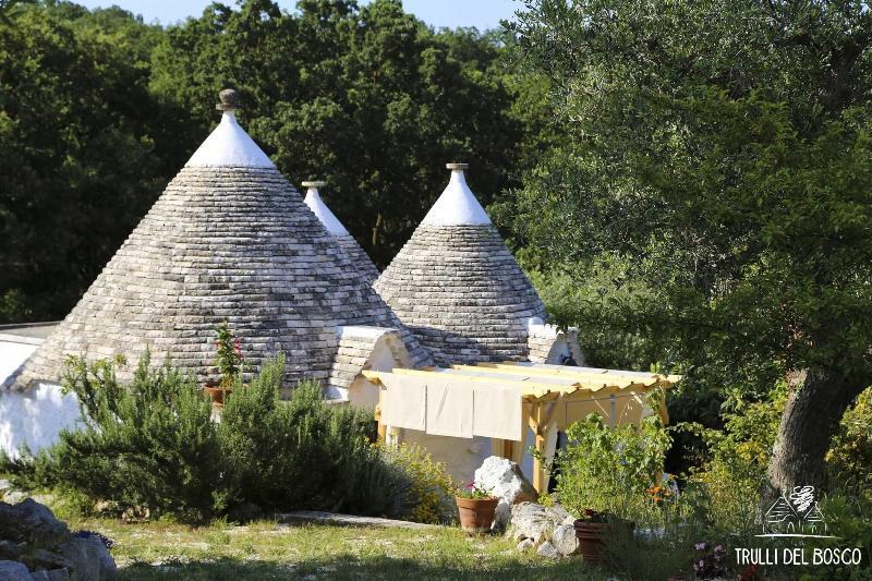 Trulli Del Bosco Bed & Breakfast Алберобело Екстериор снимка