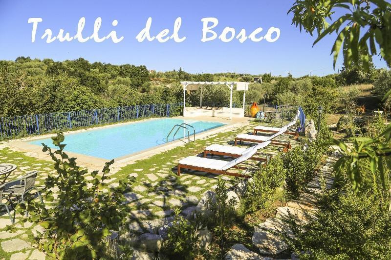 Trulli Del Bosco Bed & Breakfast Алберобело Екстериор снимка
