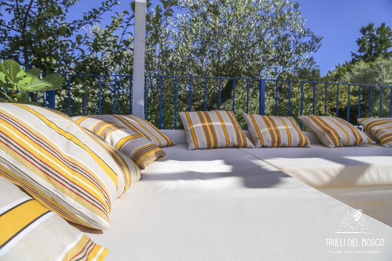 Trulli Del Bosco Bed & Breakfast Алберобело Екстериор снимка