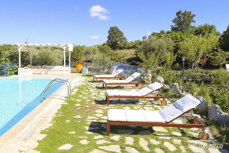 Trulli Del Bosco Bed & Breakfast Алберобело Екстериор снимка